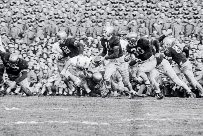 Face masks were optional at the Army-Navy game in 1954.